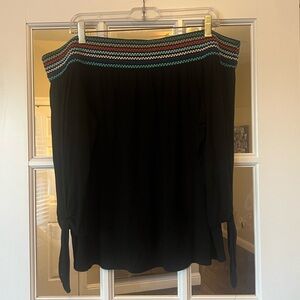 Pebble and stone black shoulder shirt